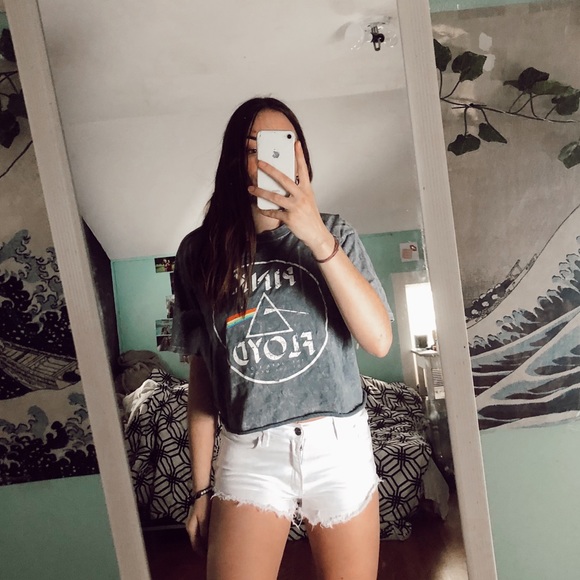 white shorts - Picture 1 of 1